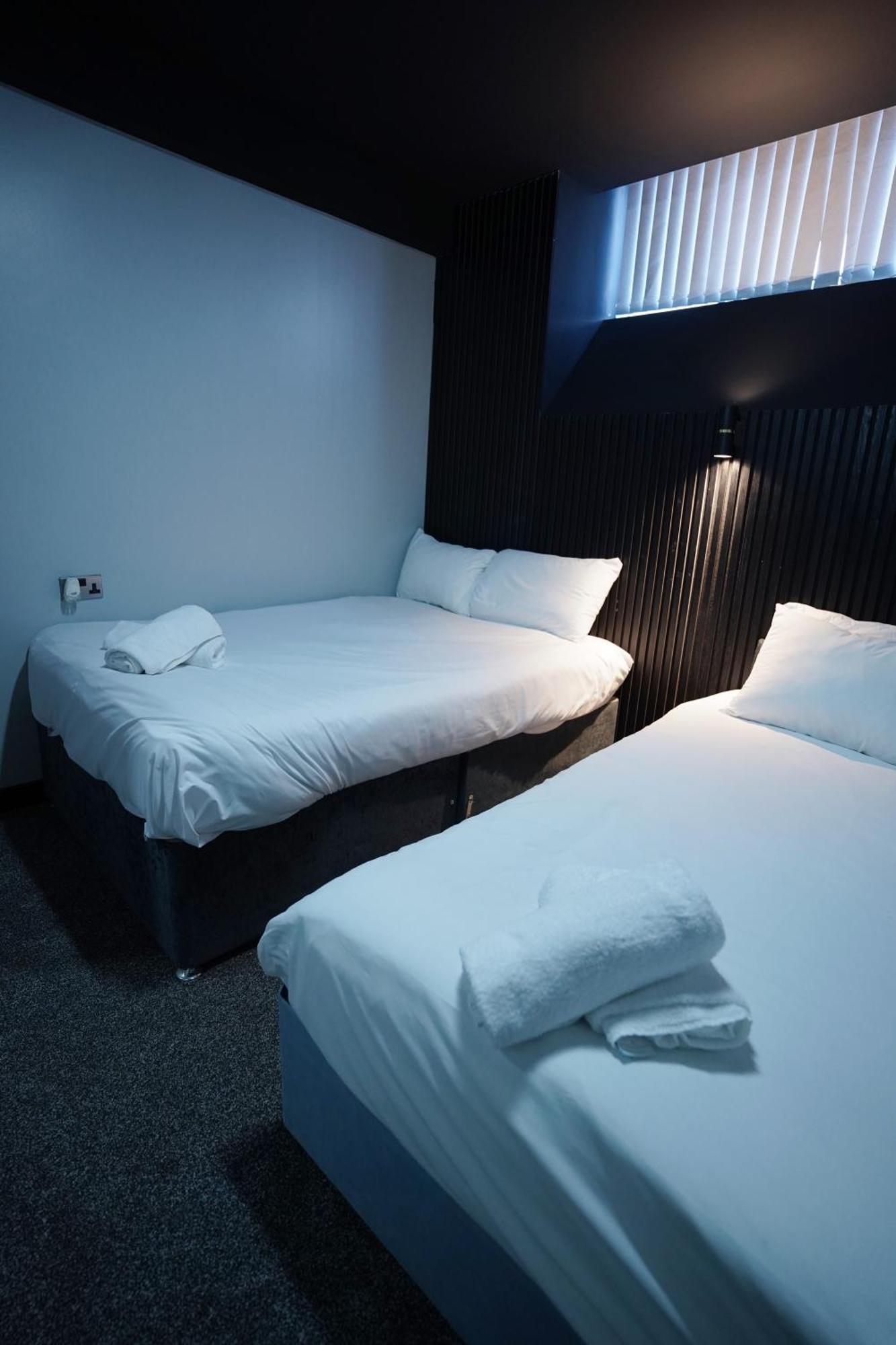 Nero Suite Sleeps Fourteen Manchester Exterior photo